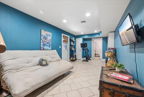 6 Carroll Place Weehawken NJ 07085