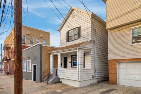 139 West 51st Street Bayonne NJ 07002