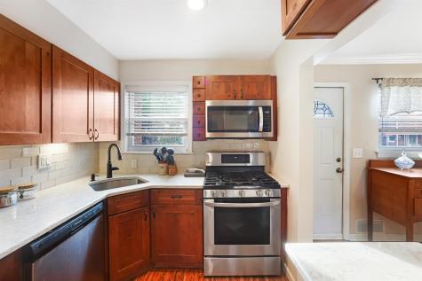 25 Parkview Terrace Bayonne NJ 07002