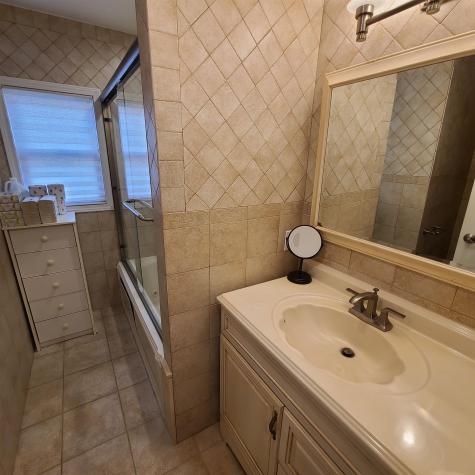 7803 5th Avenue North Bergen NJ 07047
