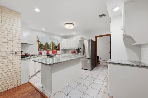 2 Carol Road Kinnelon Borough NJ 07340-5