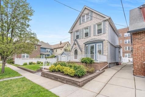 123 West 38th Street Bayonne NJ 07002