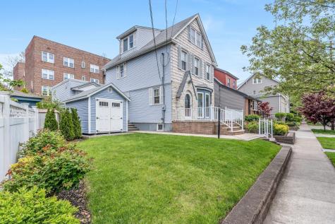 123 West 38th Street Bayonne NJ 07002