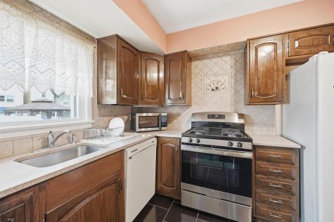 136 Poplar Street Jersey City NJ 07307