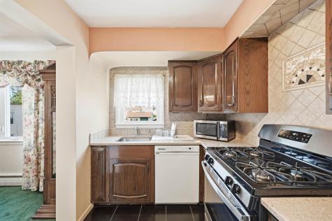 136 Poplar Street Jersey City NJ 07307