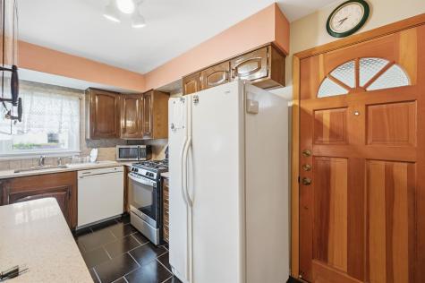 136 Poplar Street Jersey City NJ 07307