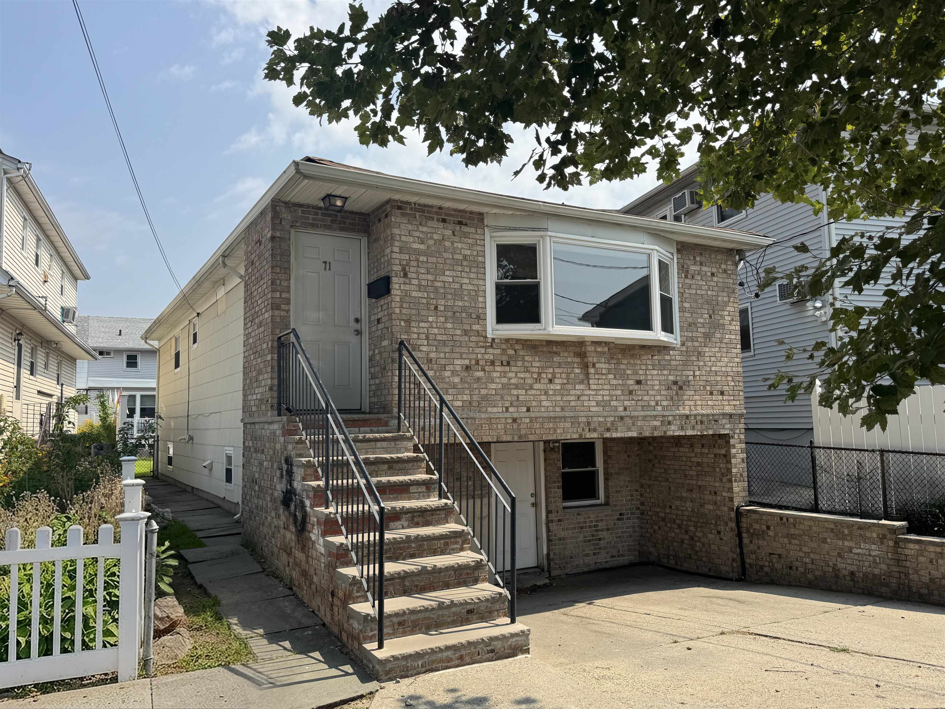 71 Suburbia Court Jersey City NJ 07305