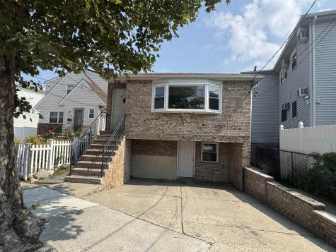 71 Suburbia Court Jersey City NJ 07305