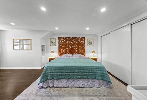 4 Parkside Lane Bayonne NJ 07002