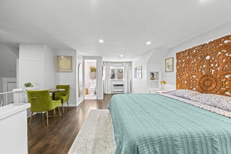 4 Parkside Lane Bayonne NJ 07002