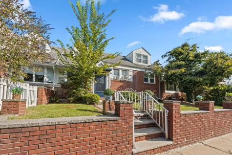 4 Parkside Lane Bayonne NJ 07002