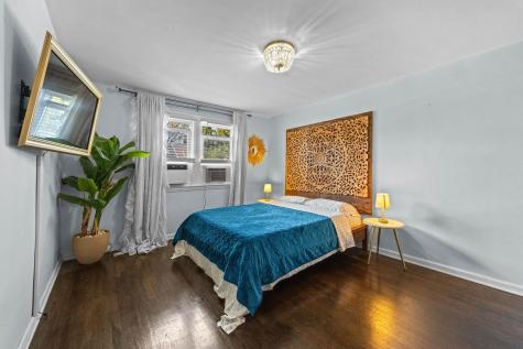 4 Parkside Lane Bayonne NJ 07002
