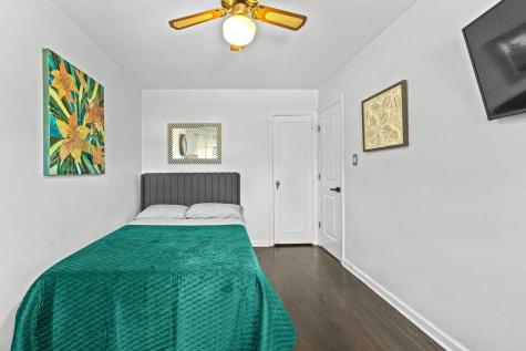 4 Parkside Lane Bayonne NJ 07002