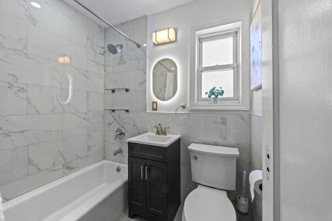 4 Parkside Lane Bayonne NJ 07002
