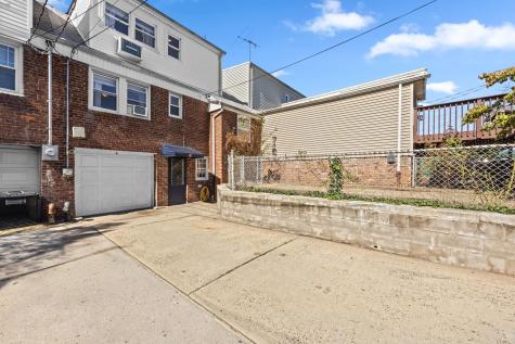 4 Parkside Lane Bayonne NJ 07002