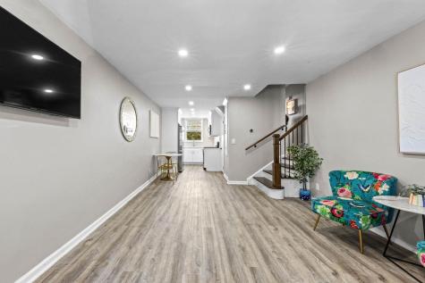 4 Parkside Lane Bayonne NJ 07002