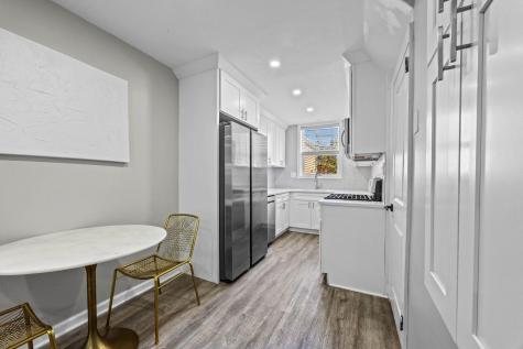 4 Parkside Lane Bayonne NJ 07002
