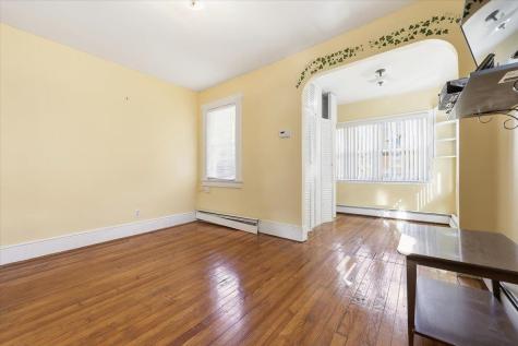 20 75th Street North Bergen NJ 07047