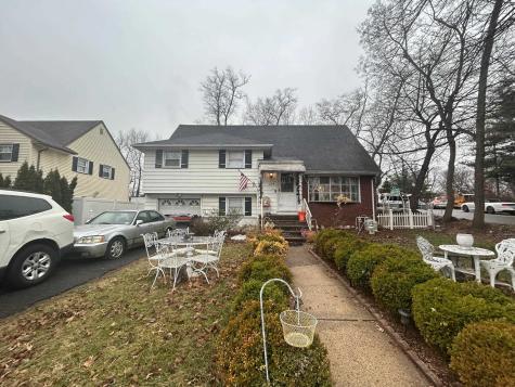 224 Kings Court Teaneck NJ 07666