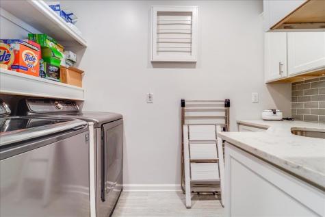 10-12 Hartley Place Bayonne NJ 07002