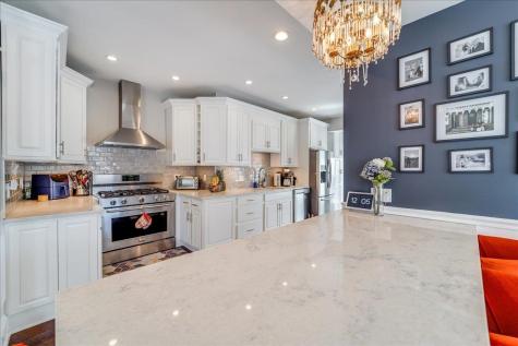 10-12 Hartley Place Bayonne NJ 07002