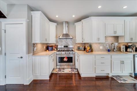 10-12 Hartley Place Bayonne NJ 07002