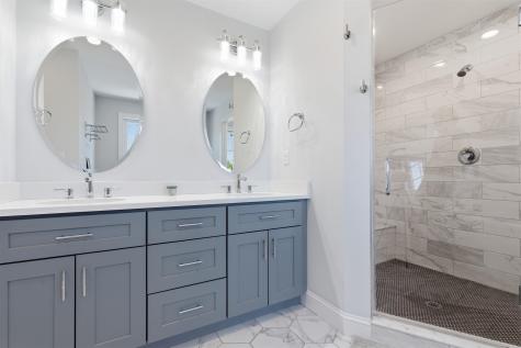 38 W Concourse Aberdeen Township NJ 07735