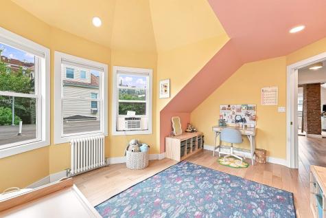 109 77th Street North Bergen NJ 07047
