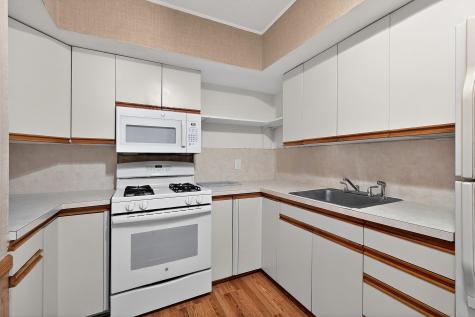 38 West 43rd Street Bayonne NJ 07002