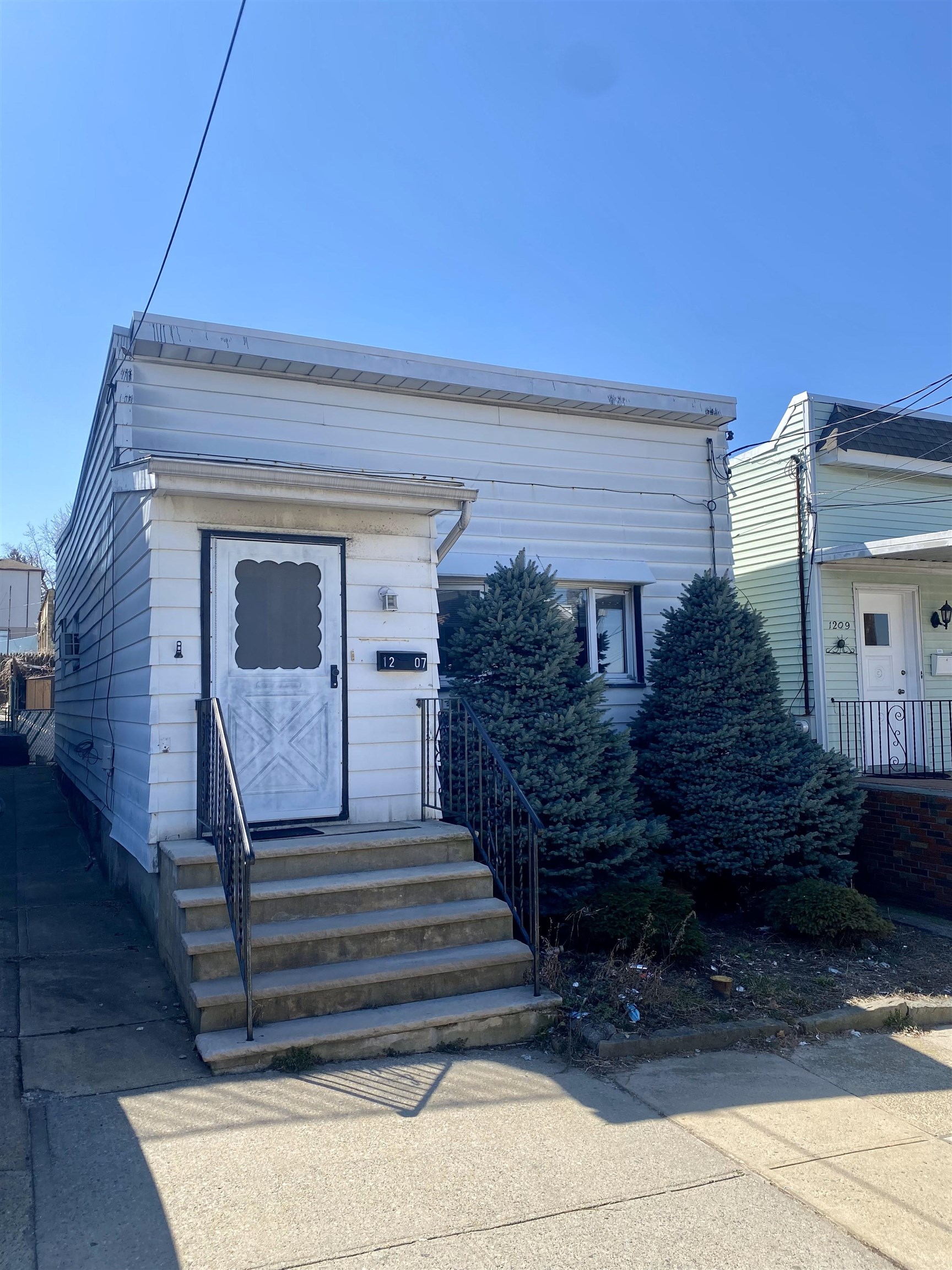 1207 91st Street North Bergen NJ 07047