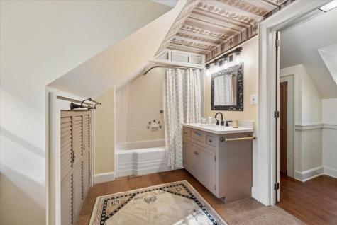 568 Waterloo Road Byram NJ 07874-3464