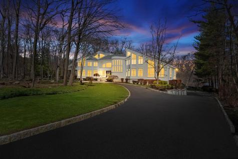 817 Shore Drive Kinnelon Borough NJ 07405