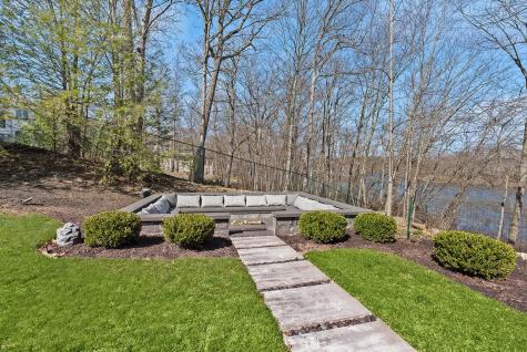 817 Shore Drive Kinnelon Borough NJ 07405