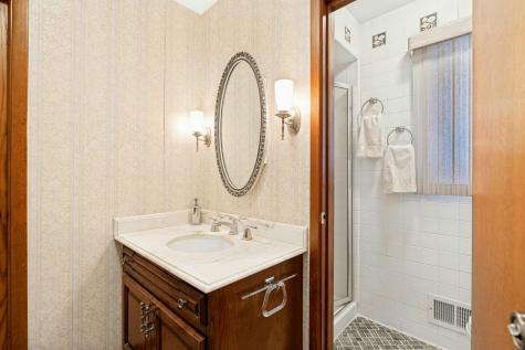 46 Avenue B Bayonne NJ 07002