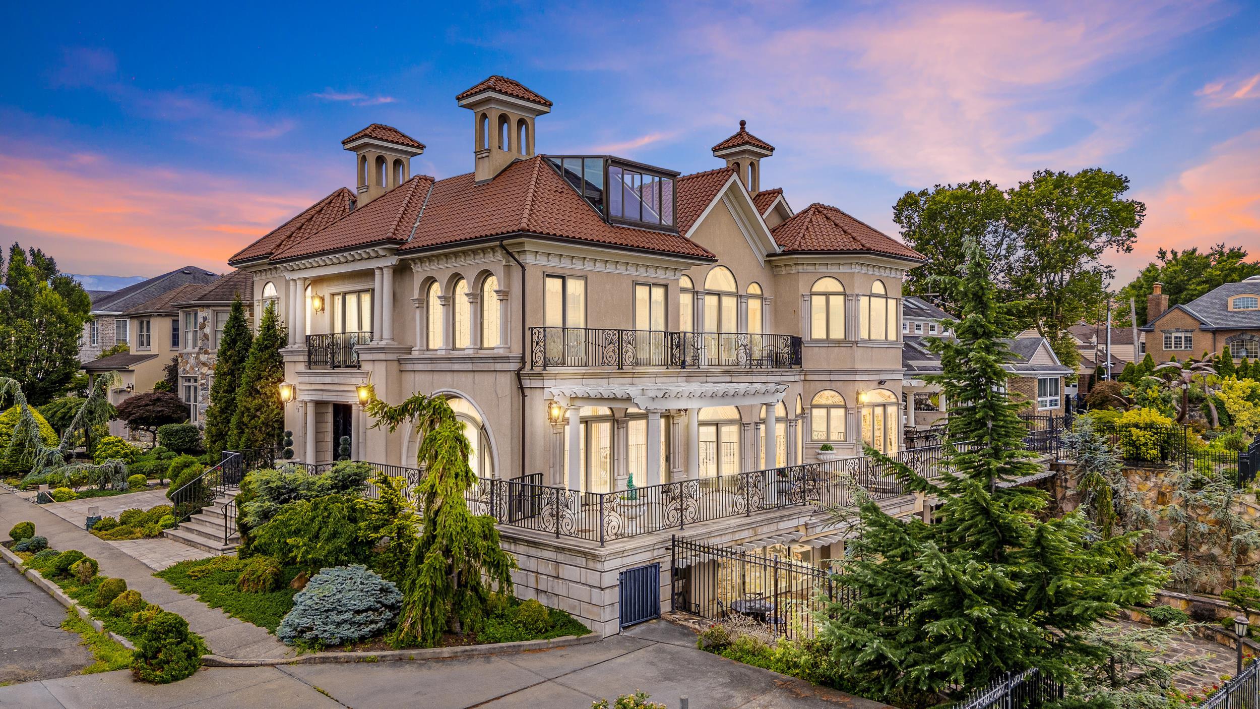 32 Benmore Terrace Bayonne NJ 07002