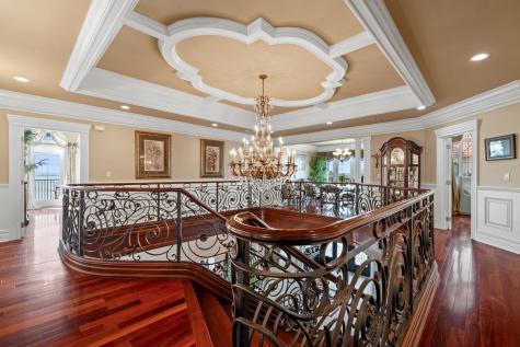 32 Benmore Terrace Bayonne NJ 07002