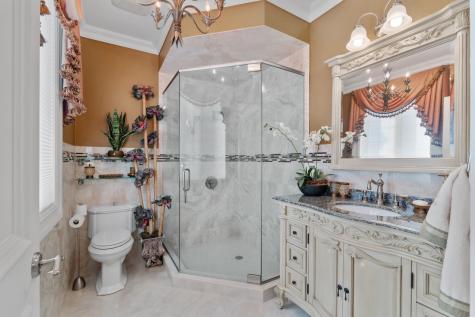 32 Benmore Terrace Bayonne NJ 07002