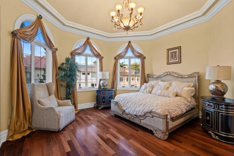 32 Benmore Terrace Bayonne NJ 07002
