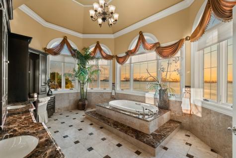 32 Benmore Terrace Bayonne NJ 07002