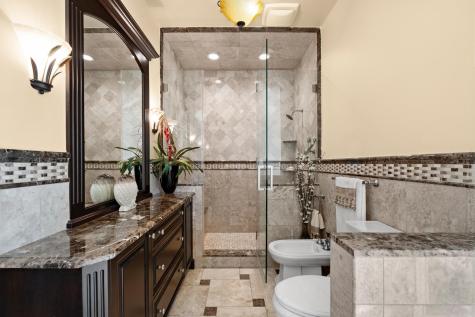 32 Benmore Terrace Bayonne NJ 07002