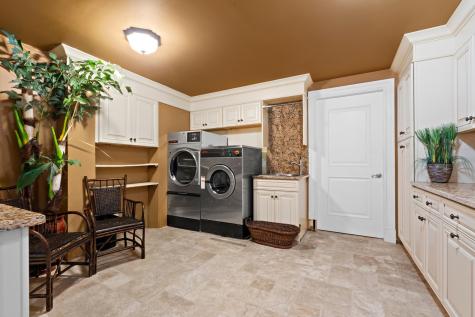 32 Benmore Terrace Bayonne NJ 07002