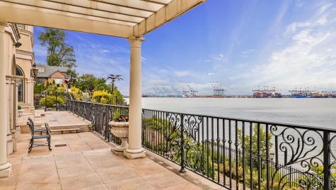 32 Benmore Terrace Bayonne NJ 07002