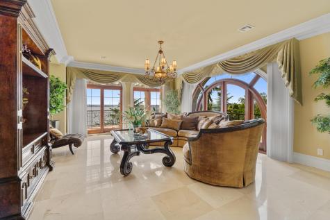 32 Benmore Terrace Bayonne NJ 07002