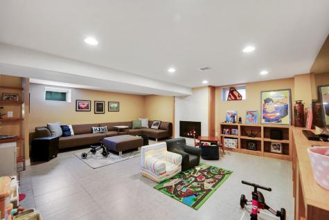 1618 80th Street North Bergen NJ 07047