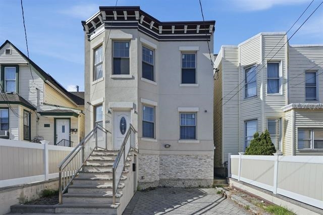 1525 38th Street North Bergen NJ 07047
