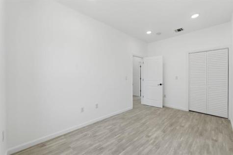 1525 38th Street North Bergen NJ 07047