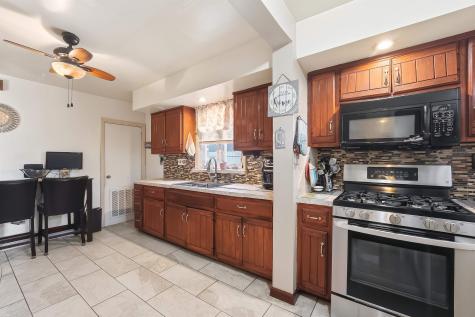 52 Harcourt Avenue Bergenfield NJ 07621