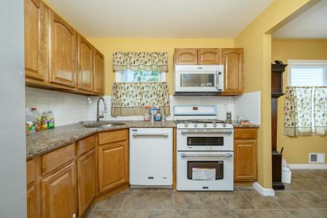 197 26th Street Bayonne NJ 07002