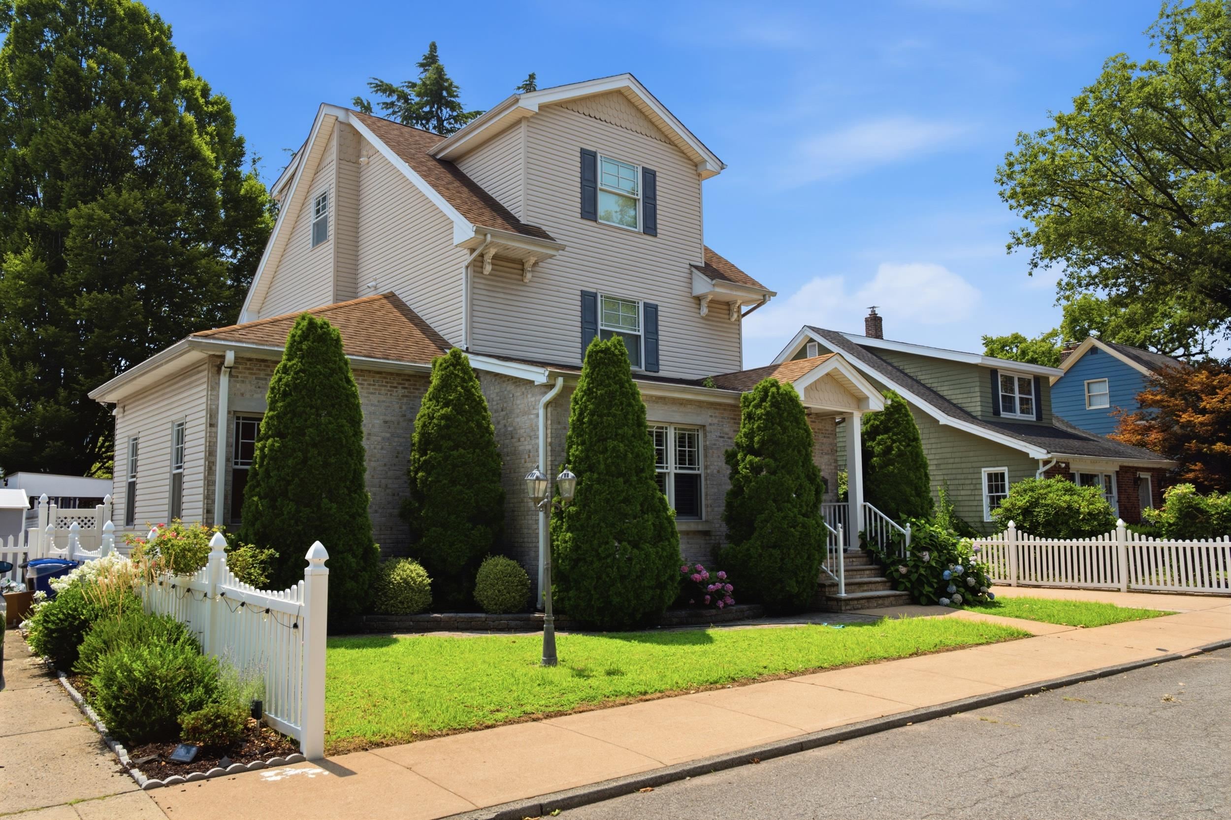 2 Howard Place Bayonne NJ 07002