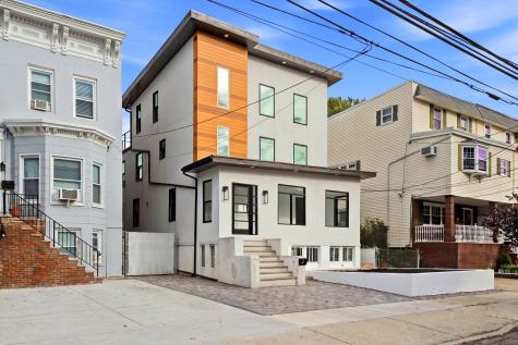 138 Avenue C Bayonne NJ 07002